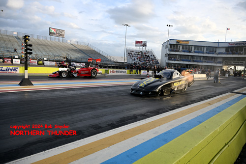 Keith Jackson (near lane) 
vs Wade Pennington (far lane)